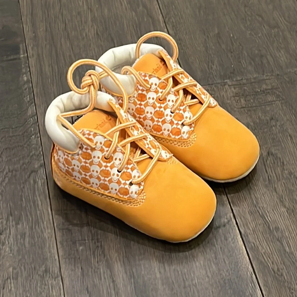 Timberland Naughty Skull Crib Booties Boots Hat Shoes Baby Size 3 Infant 9-12 Mo